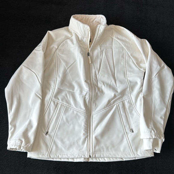 Outlay XL Jacket - Picture 1 of 8